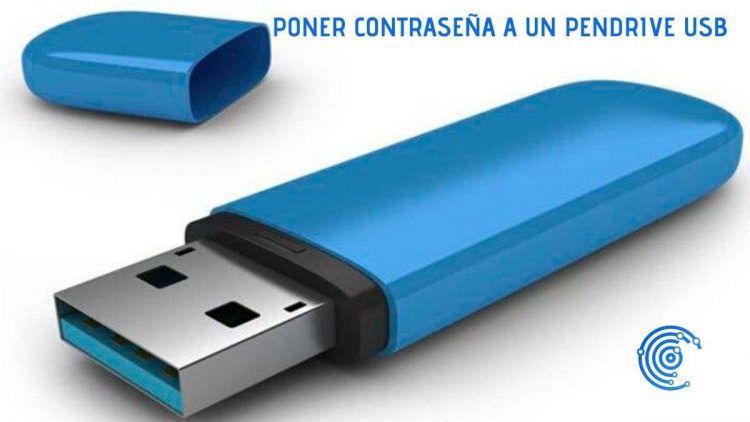 Pndrive USB azul con el capuchón quitado