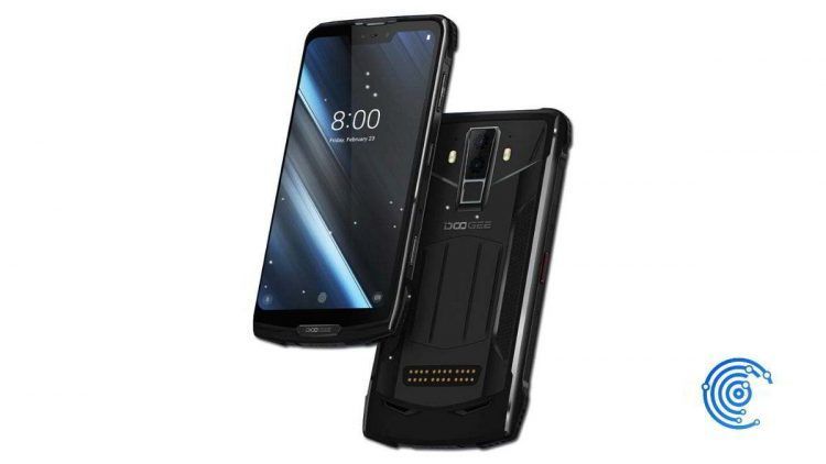 Parte delantera y trasera de un móvil Doogee S90