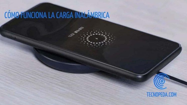 Móvil Cargando en una base