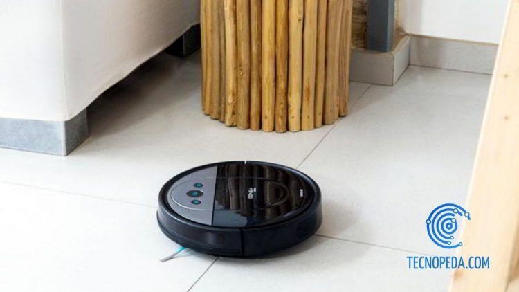 Robot Aspirador limpiando el suelo
