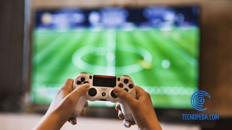 Jugando al Fifa en la Playstation