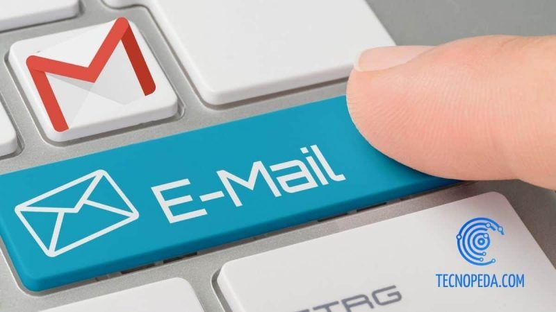 Teclado con un botón de email