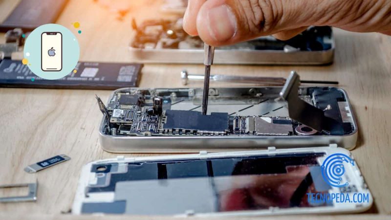 Reparando un teléfono móvil
