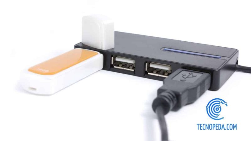 Hub USB con memoria conectada