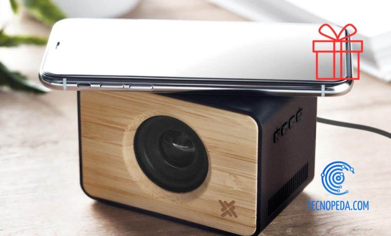 Altavoz de madera personalizado con cargador de móviles