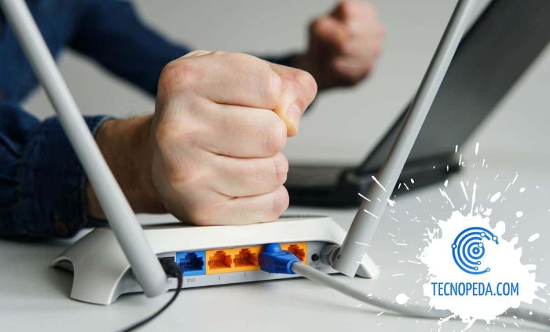 Dando un puñetazo al router